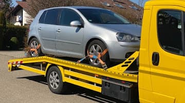 Fahrzeuge mit Mängeln oder hoher Laufleistung anfragen